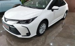 丰田卡罗拉白色车图片／丰田卡罗拉白色轿车