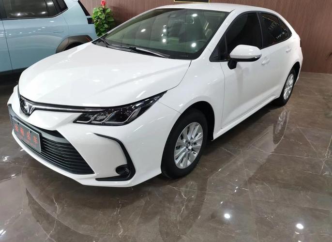 丰田卡罗拉白色车图片/丰田卡罗拉白色轿车