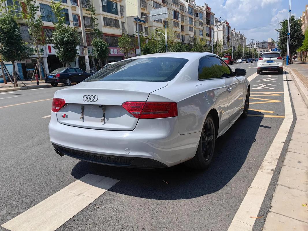 2012款奥迪a5参数配置/2012年奥迪a5多少钱